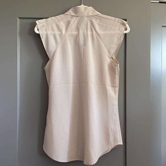 Express Ruffle Shoulder Short/Cap Sleeve Button-Up Shirt - Picture 4 of 10